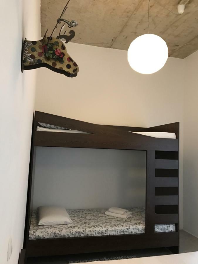 Street Flat *