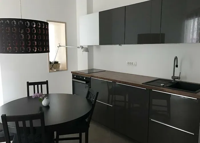 Street Flat